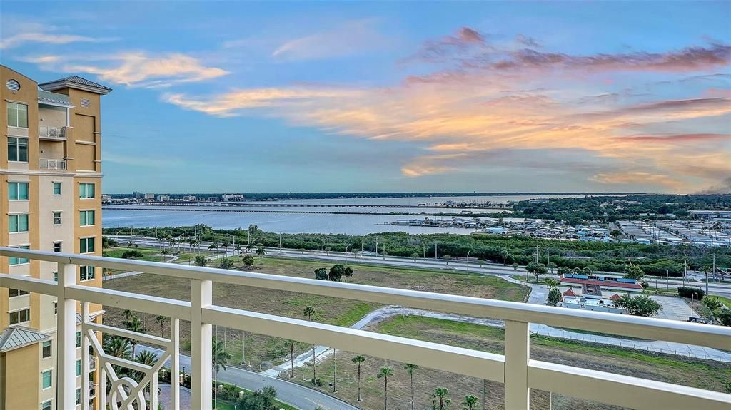 For Sale: $899,000 (4 beds, 3 baths, 2930 Square Feet)