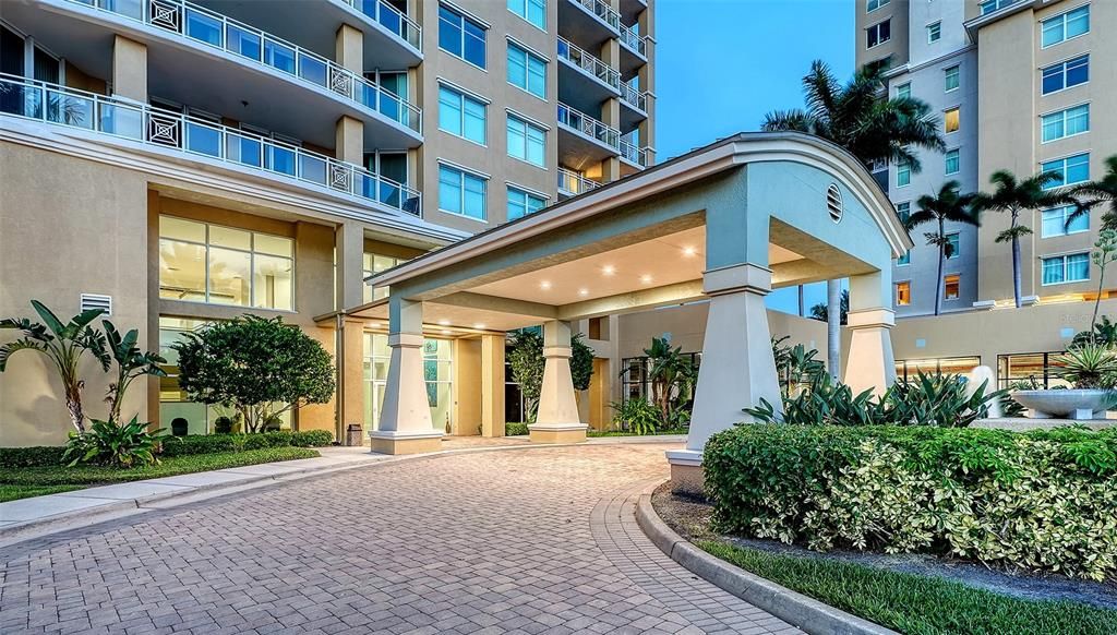 For Sale: $899,000 (4 beds, 3 baths, 2930 Square Feet)
