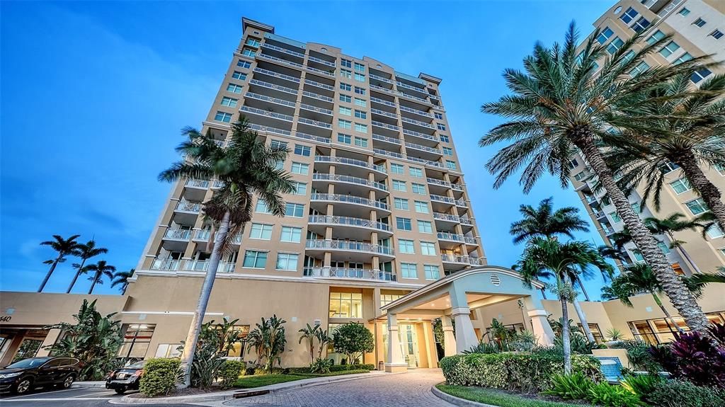 For Sale: $899,000 (4 beds, 3 baths, 2930 Square Feet)