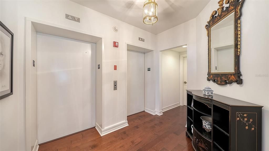En Venta: $880,000 (3 camas, 3 baños, 2778 Pies cuadrados)