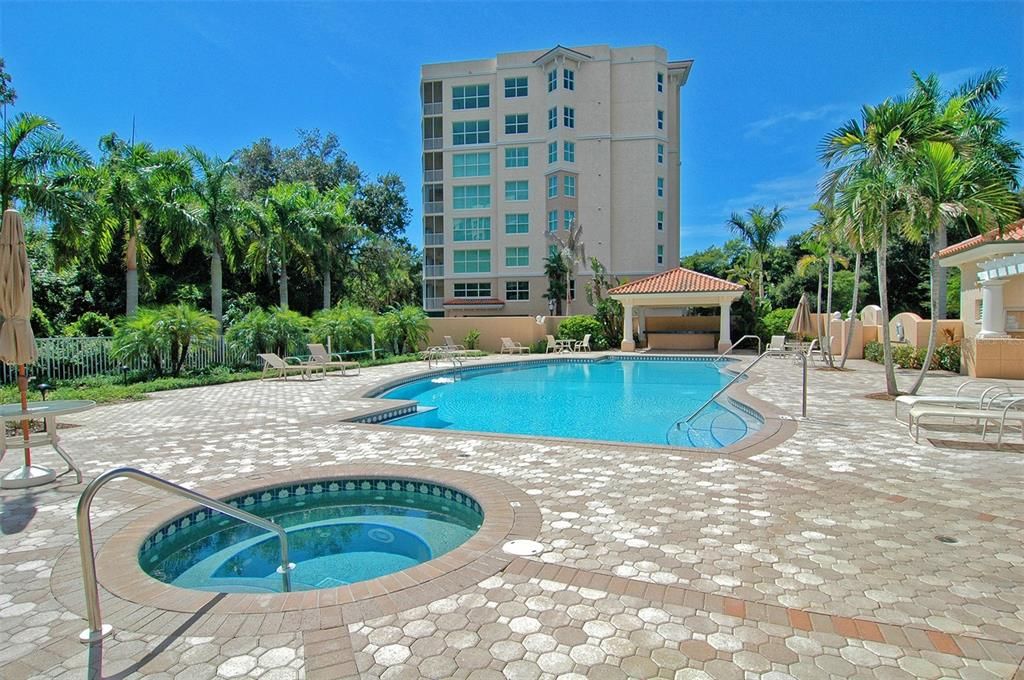 En Venta: $880,000 (3 camas, 3 baños, 2778 Pies cuadrados)