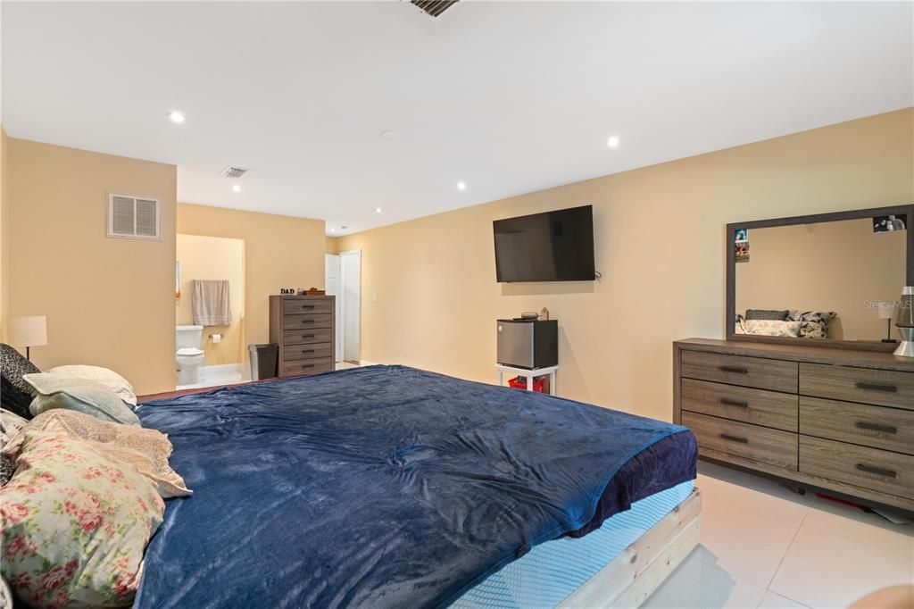 For Sale: $270,000 (3 beds, 2 baths, 1767 Square Feet)