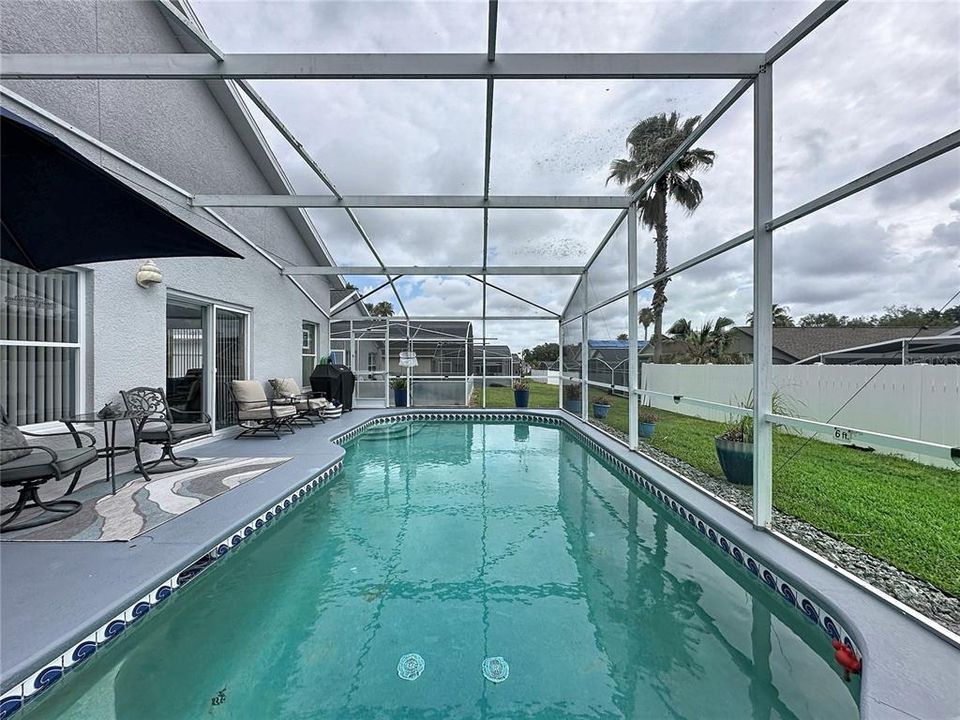 Active With Contract: $397,000 (4 beds, 3 baths, 2376 Square Feet)