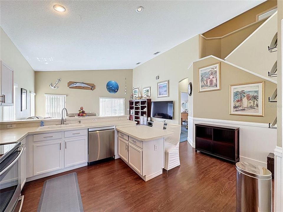 Active With Contract: $397,000 (4 beds, 3 baths, 2376 Square Feet)