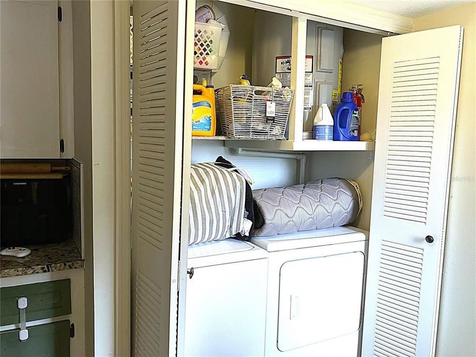 For Sale: $234,900 (2 beds, 1 baths, 1024 Square Feet)