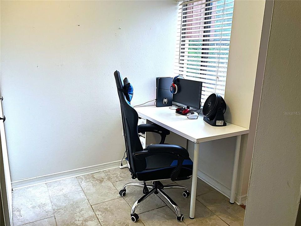 For Sale: $234,900 (2 beds, 1 baths, 1024 Square Feet)