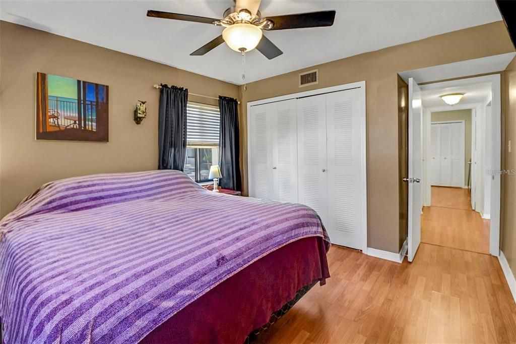 For Sale: $234,900 (2 beds, 1 baths, 1024 Square Feet)