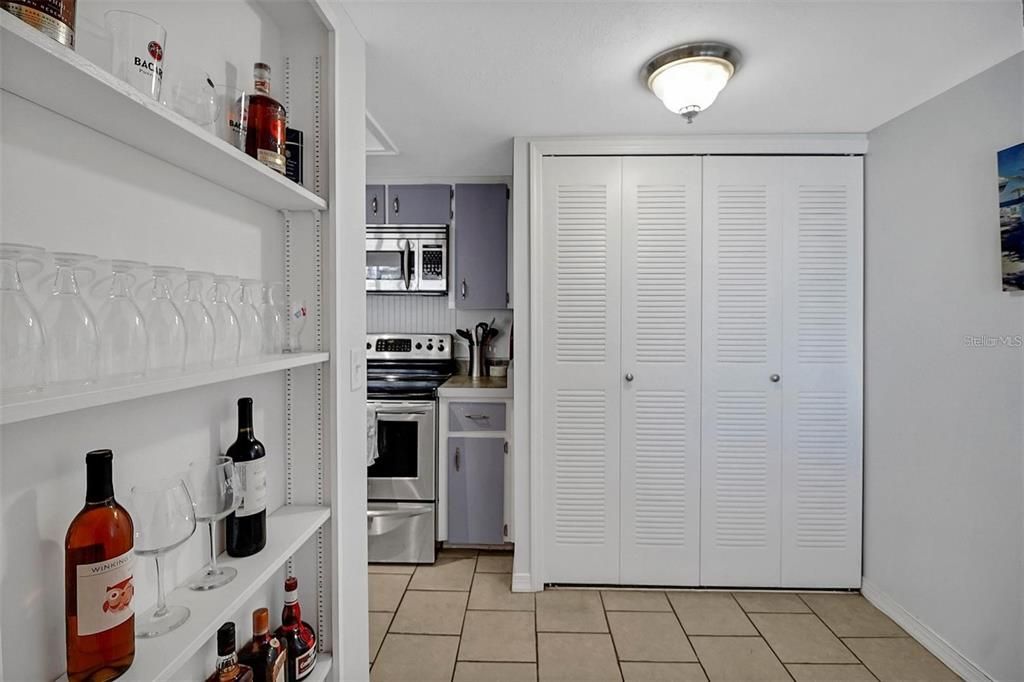 For Sale: $234,900 (2 beds, 1 baths, 1024 Square Feet)