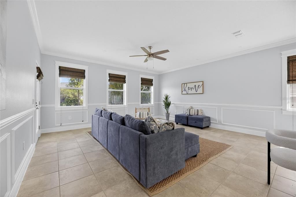 For Sale: $419,900 (4 beds, 2 baths, 2007 Square Feet)