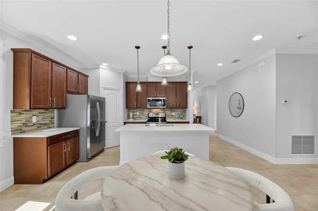 For Sale: $419,900 (4 beds, 2 baths, 2007 Square Feet)