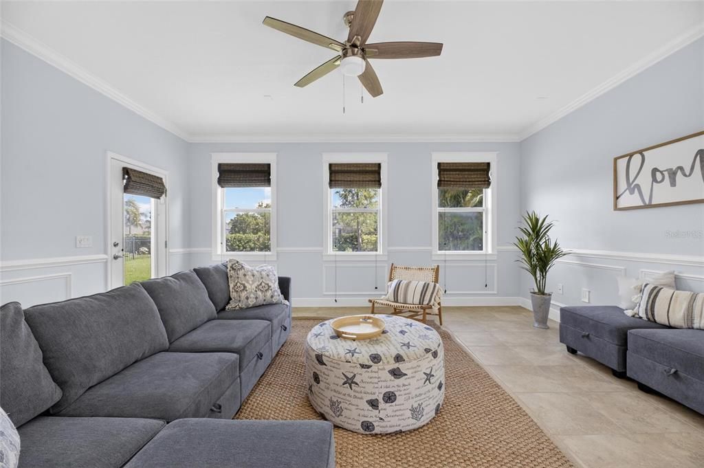 For Sale: $419,900 (4 beds, 2 baths, 2007 Square Feet)