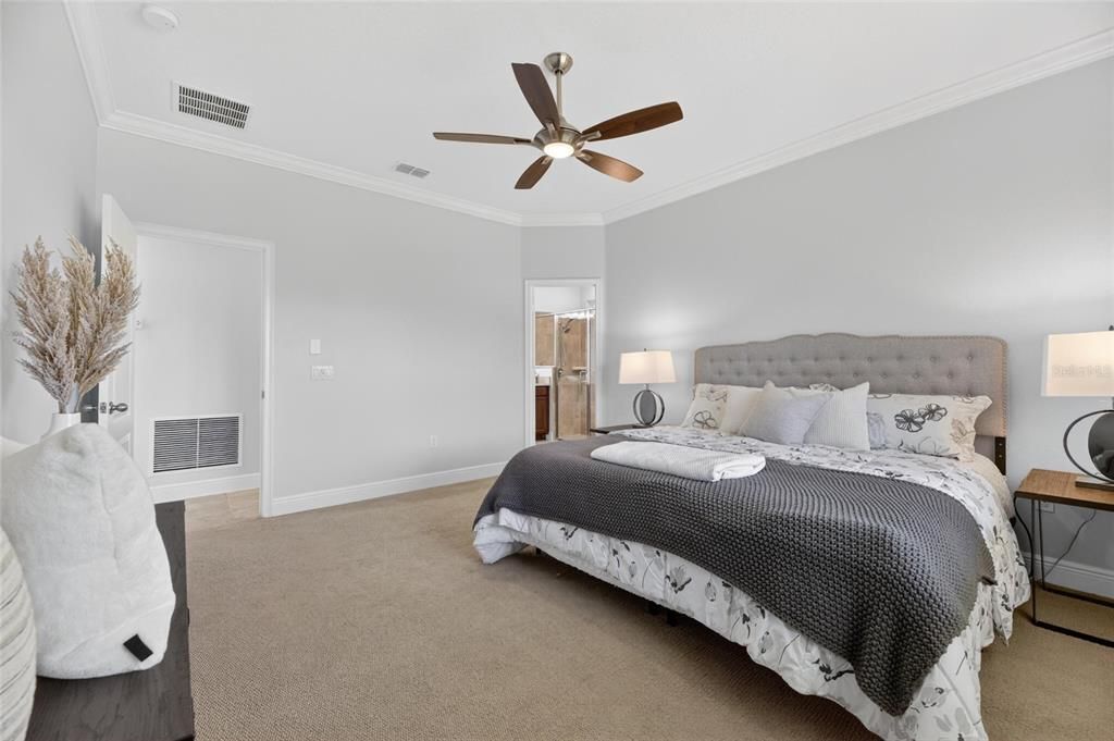 For Sale: $419,900 (4 beds, 2 baths, 2007 Square Feet)
