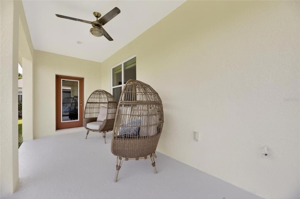 For Sale: $419,900 (4 beds, 2 baths, 2007 Square Feet)