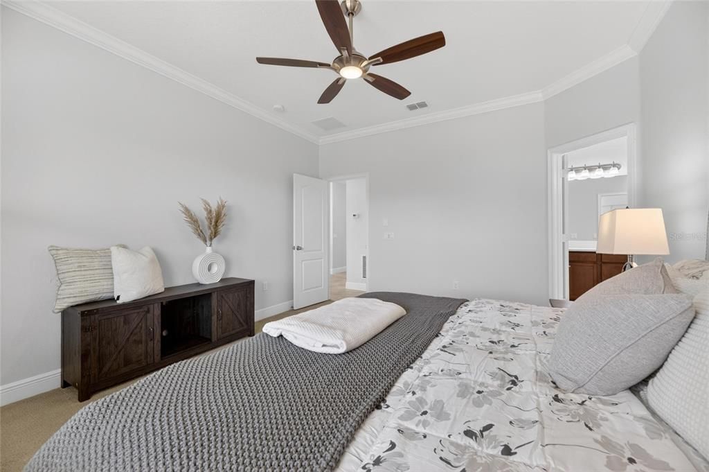 For Sale: $419,900 (4 beds, 2 baths, 2007 Square Feet)