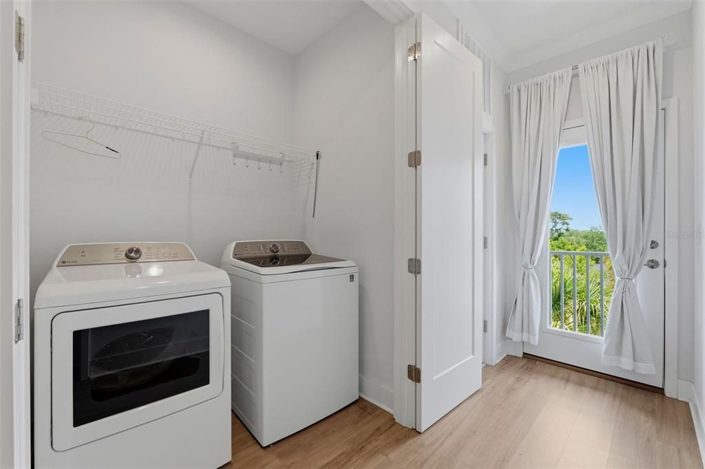 For Rent: $4,000 (3 beds, 3 baths, 1970 Square Feet)