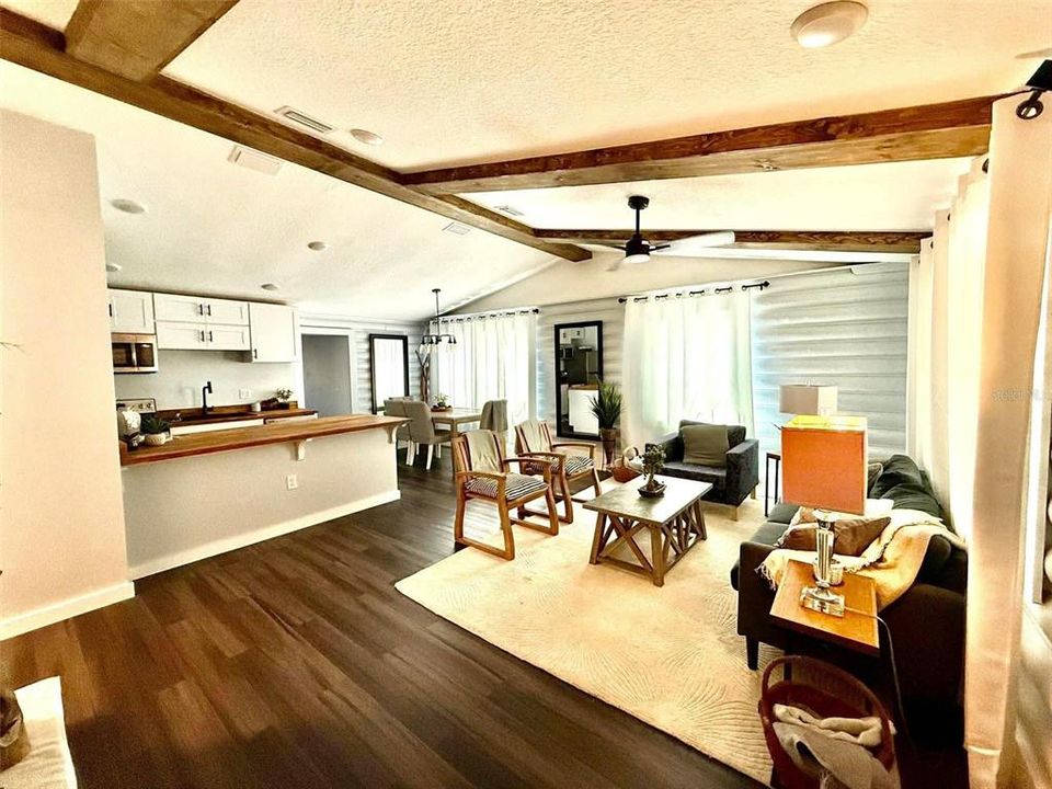 En Venta: $349,900 (3 camas, 2 baños, 1264 Pies cuadrados)