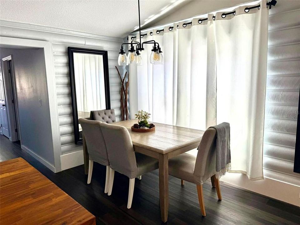 En Venta: $349,900 (3 camas, 2 baños, 1264 Pies cuadrados)