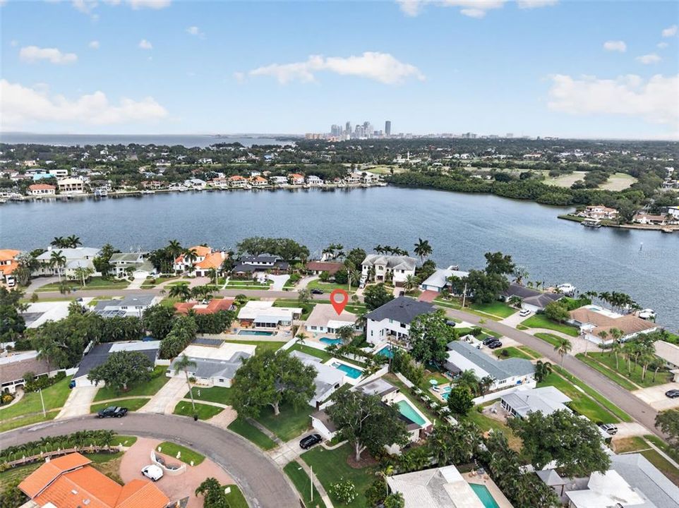 На продажу: $825,000 (3 спален, 2 ванн, 1956 Квадратных фут)