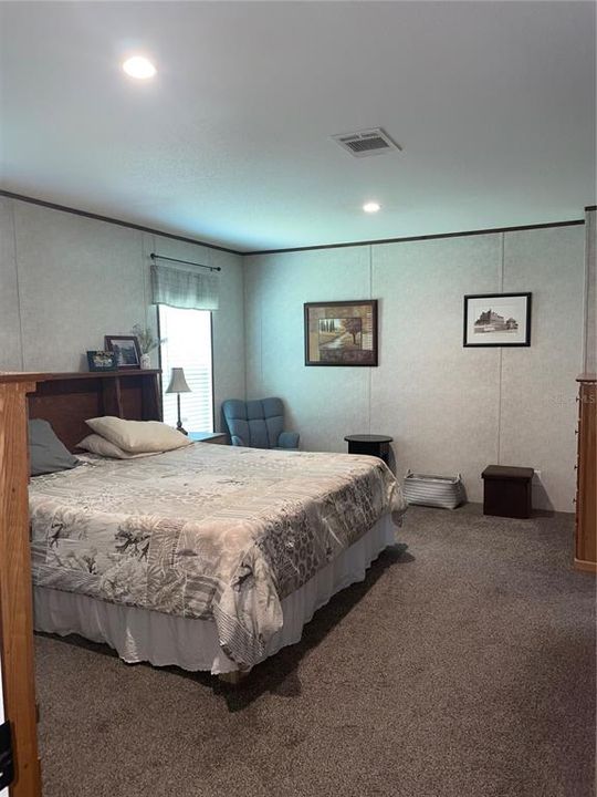For Sale: $259,000 (3 beds, 2 baths, 1568 Square Feet)