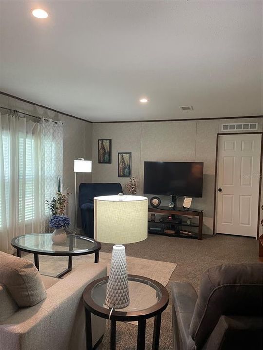 For Sale: $259,000 (3 beds, 2 baths, 1568 Square Feet)