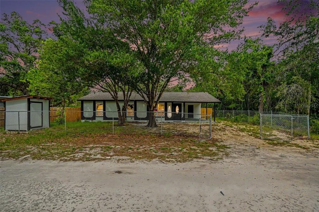 For Sale: $289,000 (3 beds, 2 baths, 1356 Square Feet)