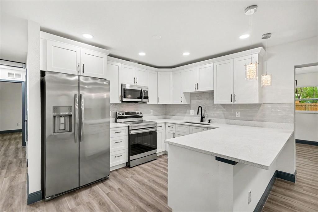 For Sale: $289,000 (3 beds, 2 baths, 1356 Square Feet)