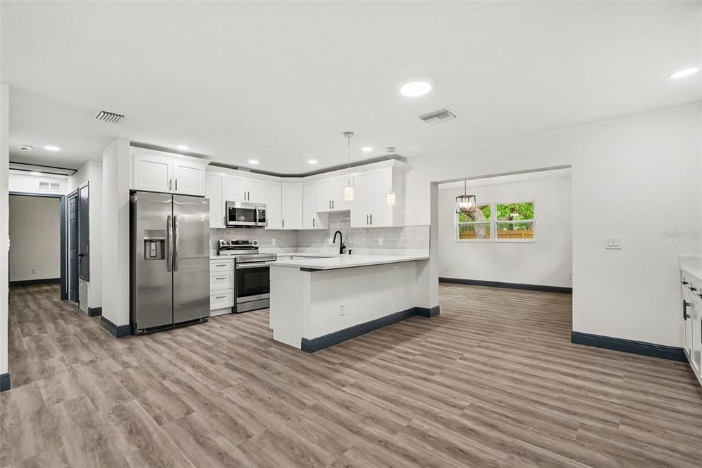 For Sale: $289,000 (3 beds, 2 baths, 1356 Square Feet)