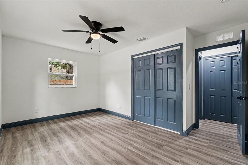 For Sale: $289,000 (3 beds, 2 baths, 1356 Square Feet)