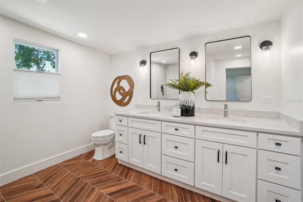 For Rent: $3,900 (3 beds, 2 baths, 1396 Square Feet)