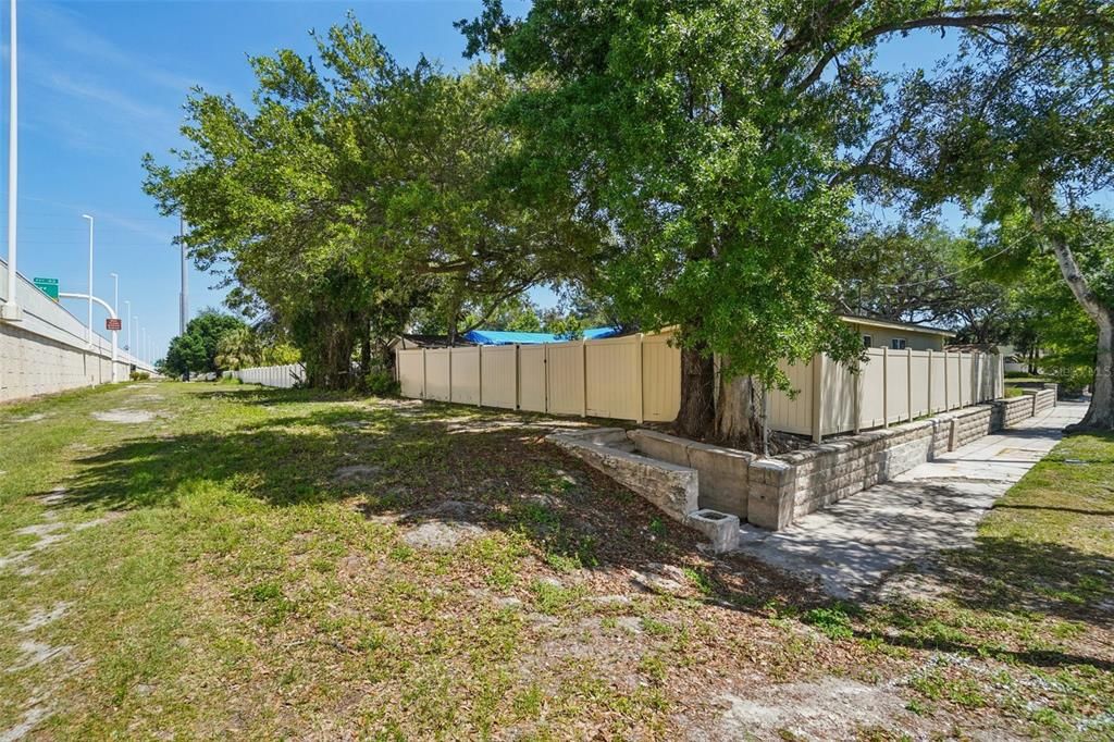 For Rent: $3,900 (3 beds, 2 baths, 1396 Square Feet)