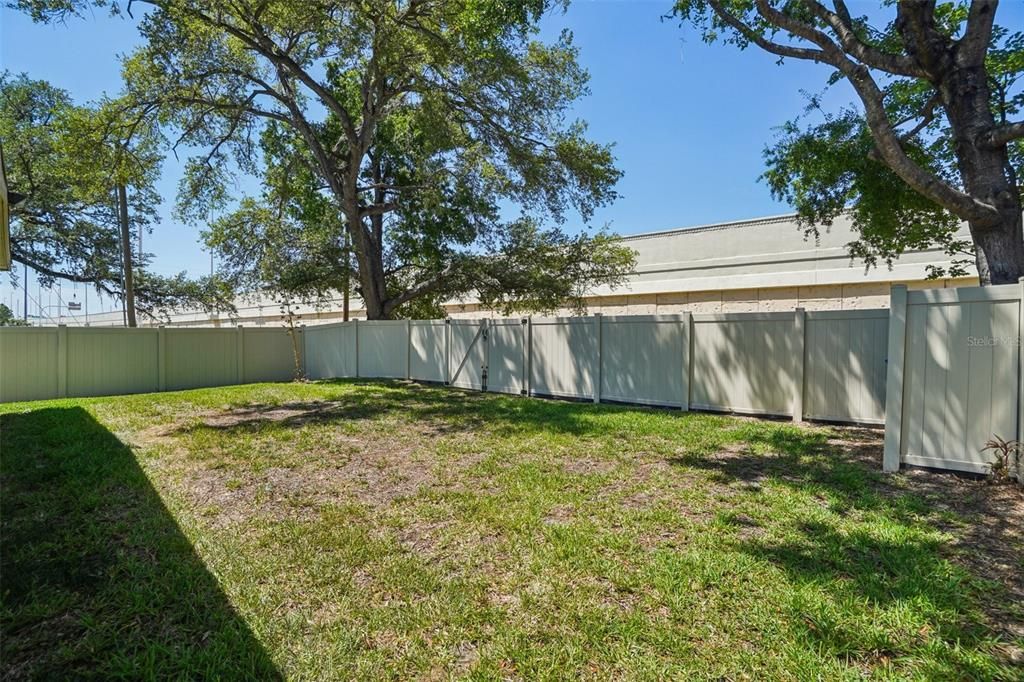 For Rent: $3,900 (3 beds, 2 baths, 1396 Square Feet)