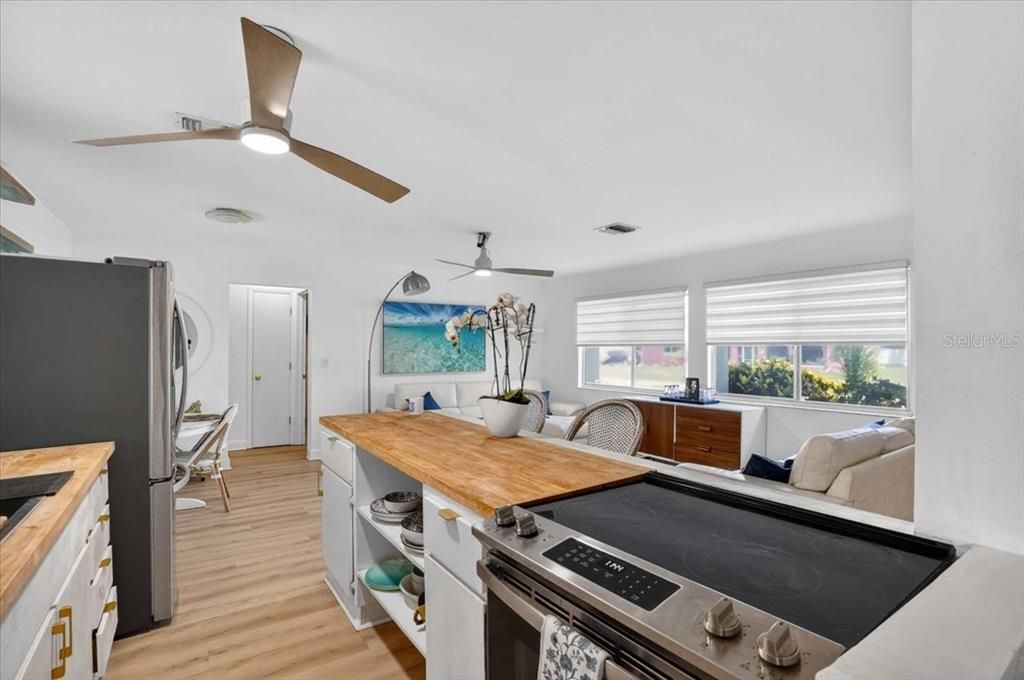 En Venta: $273,000 (2 camas, 2 baños, 1115 Pies cuadrados)