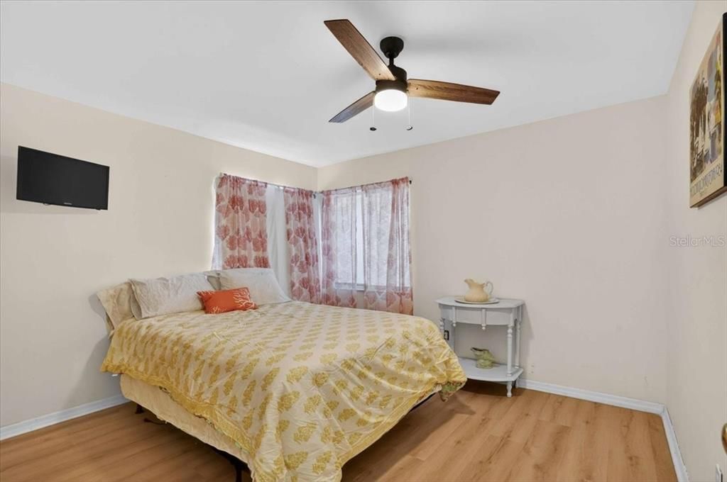 En Venta: $273,000 (2 camas, 2 baños, 1115 Pies cuadrados)