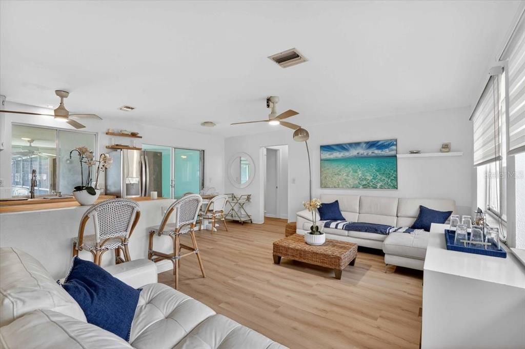En Venta: $273,000 (2 camas, 2 baños, 1115 Pies cuadrados)