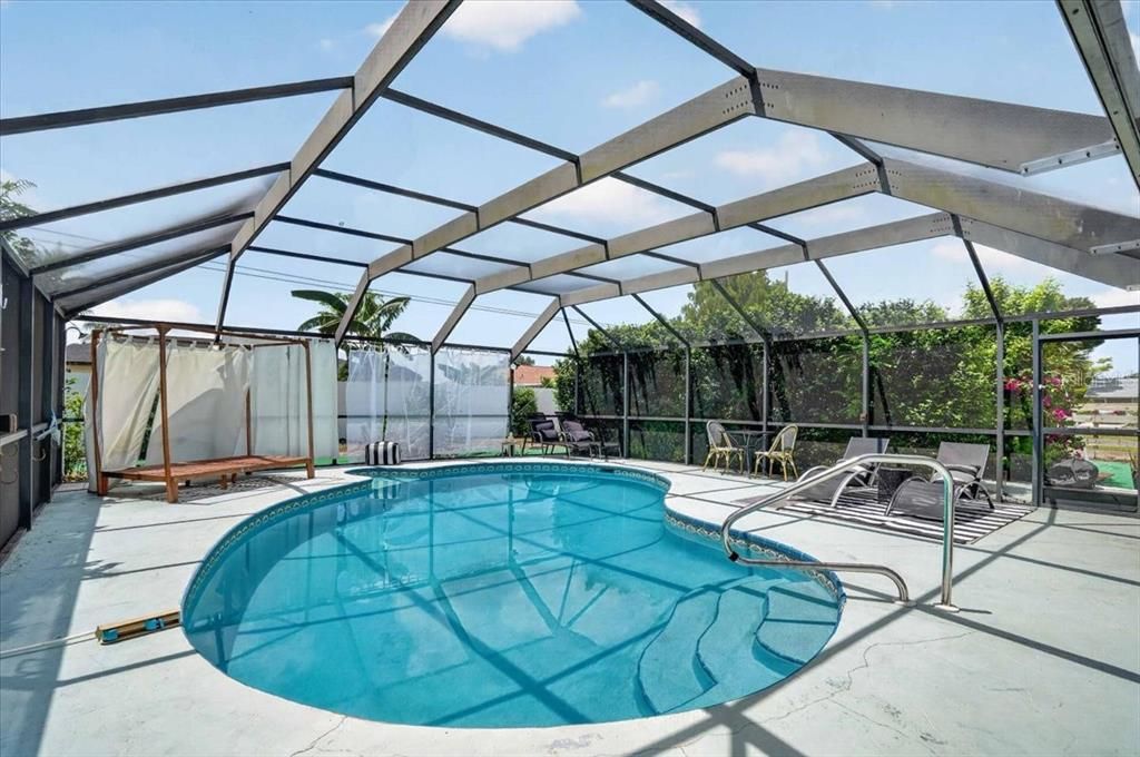 En Venta: $273,000 (2 camas, 2 baños, 1115 Pies cuadrados)