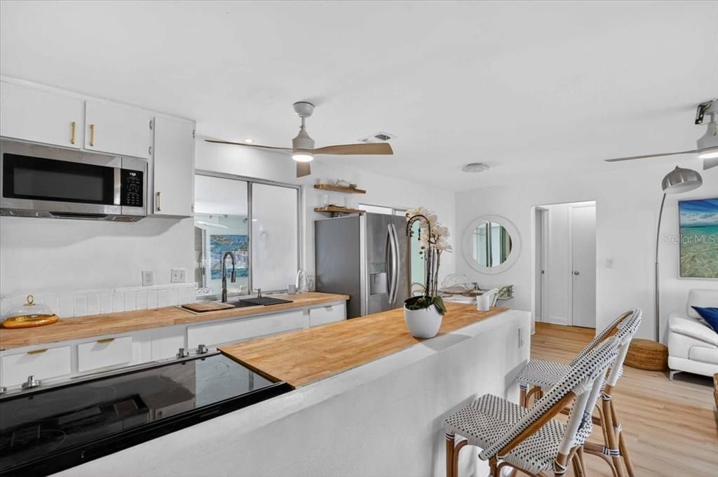 En Venta: $273,000 (2 camas, 2 baños, 1115 Pies cuadrados)