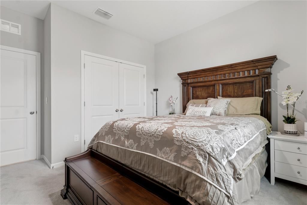 For Sale: $475,000 (4 beds, 2 baths, 2037 Square Feet)