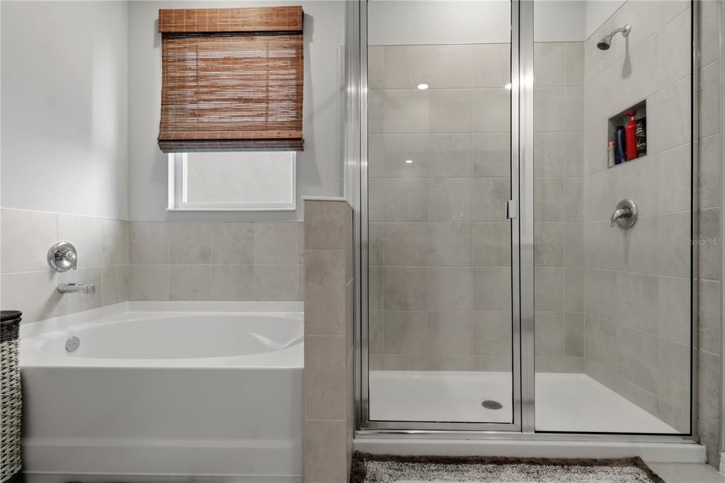 For Sale: $475,000 (4 beds, 2 baths, 2037 Square Feet)