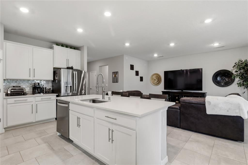 For Sale: $475,000 (4 beds, 2 baths, 2037 Square Feet)