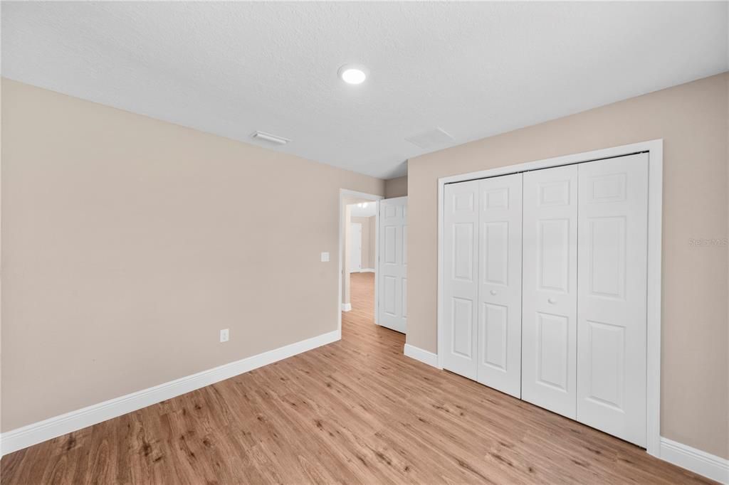 Active With Contract: $269,900 (3 beds, 2 baths, 1394 Square Feet)