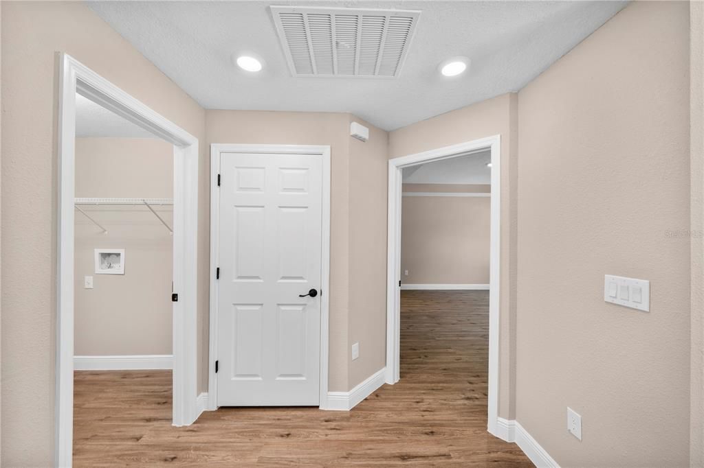 Active With Contract: $269,900 (3 beds, 2 baths, 1394 Square Feet)