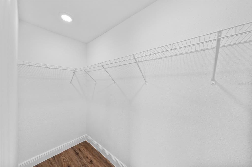 Active With Contract: $269,900 (3 beds, 2 baths, 1394 Square Feet)
