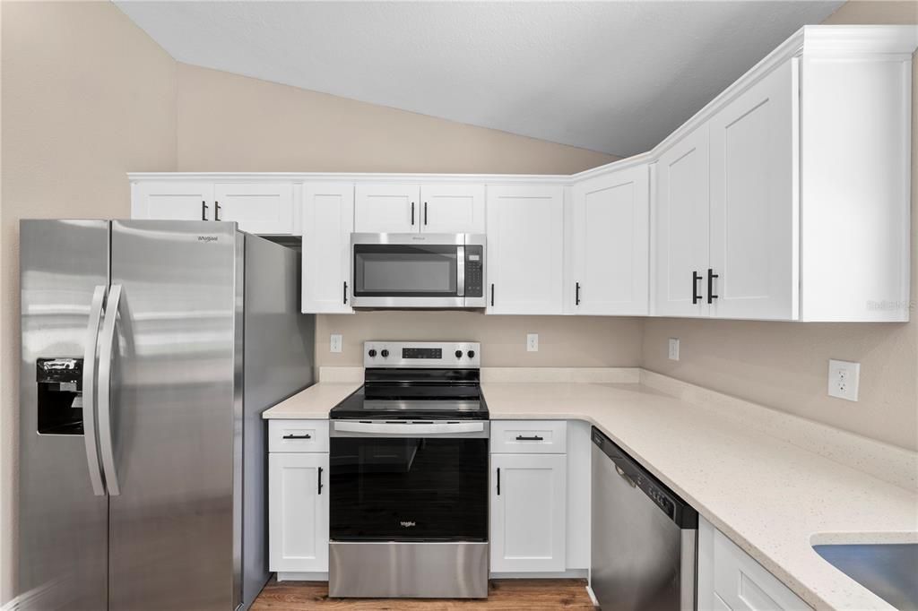 Active With Contract: $269,900 (3 beds, 2 baths, 1394 Square Feet)
