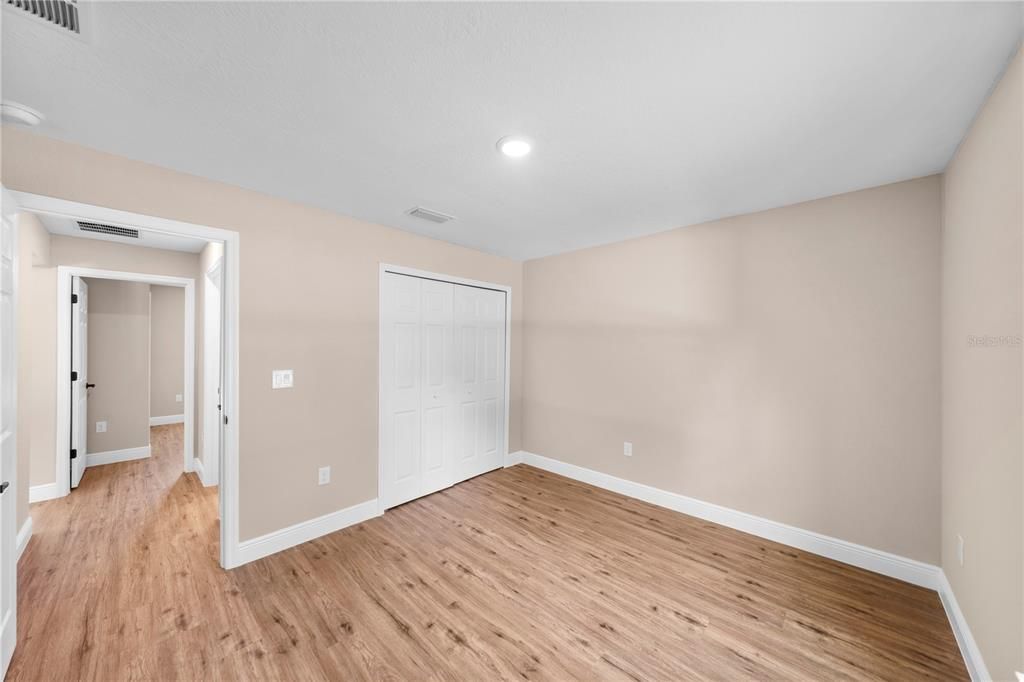 Active With Contract: $269,900 (3 beds, 2 baths, 1394 Square Feet)