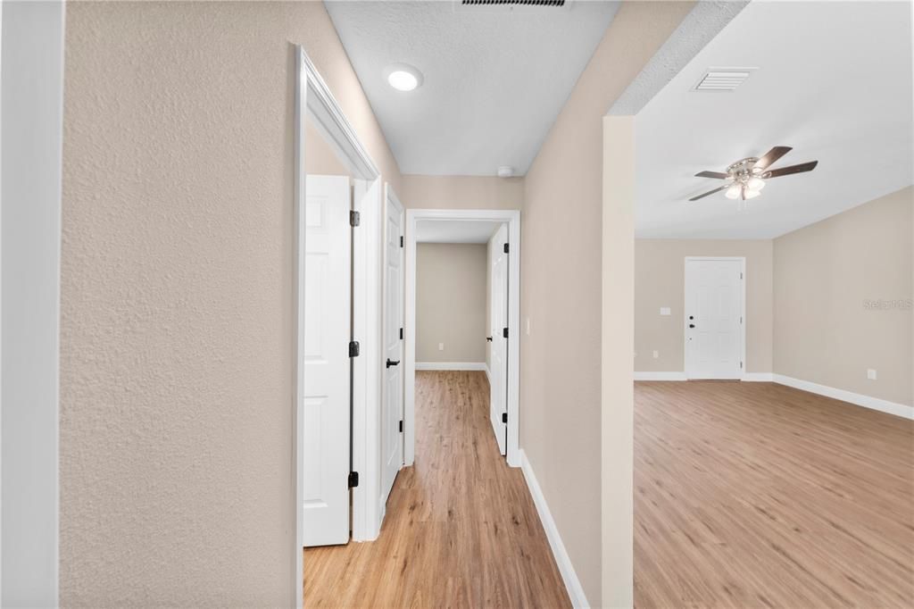Active With Contract: $269,900 (3 beds, 2 baths, 1394 Square Feet)
