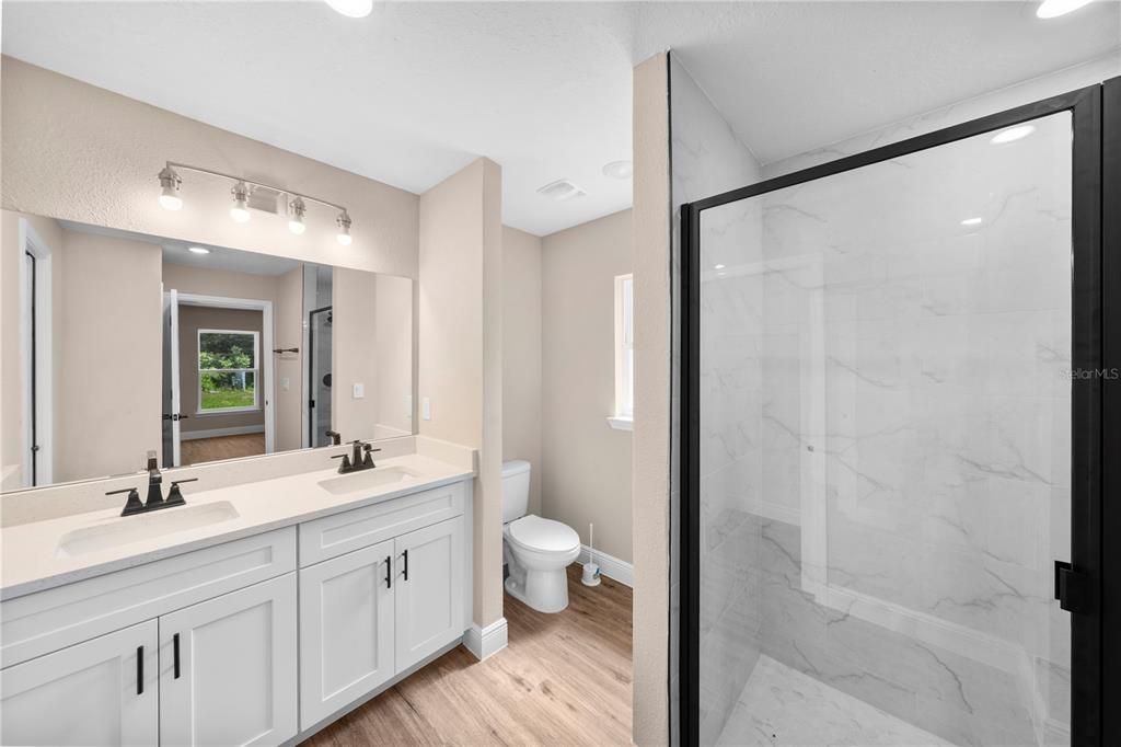 Active With Contract: $269,900 (3 beds, 2 baths, 1394 Square Feet)