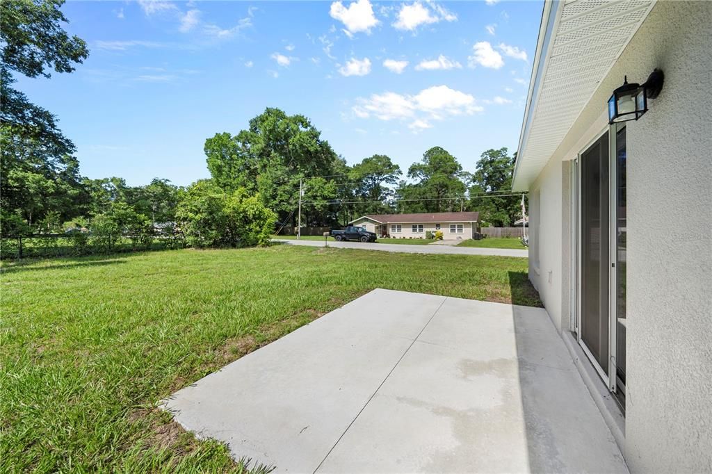 Active With Contract: $269,900 (3 beds, 2 baths, 1394 Square Feet)