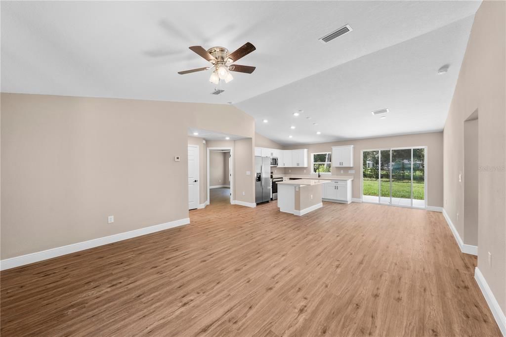 Active With Contract: $269,900 (3 beds, 2 baths, 1394 Square Feet)
