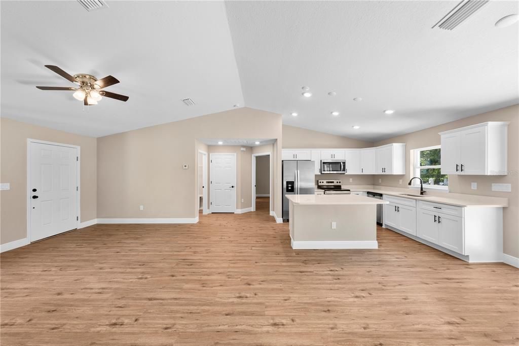 Active With Contract: $269,900 (3 beds, 2 baths, 1394 Square Feet)
