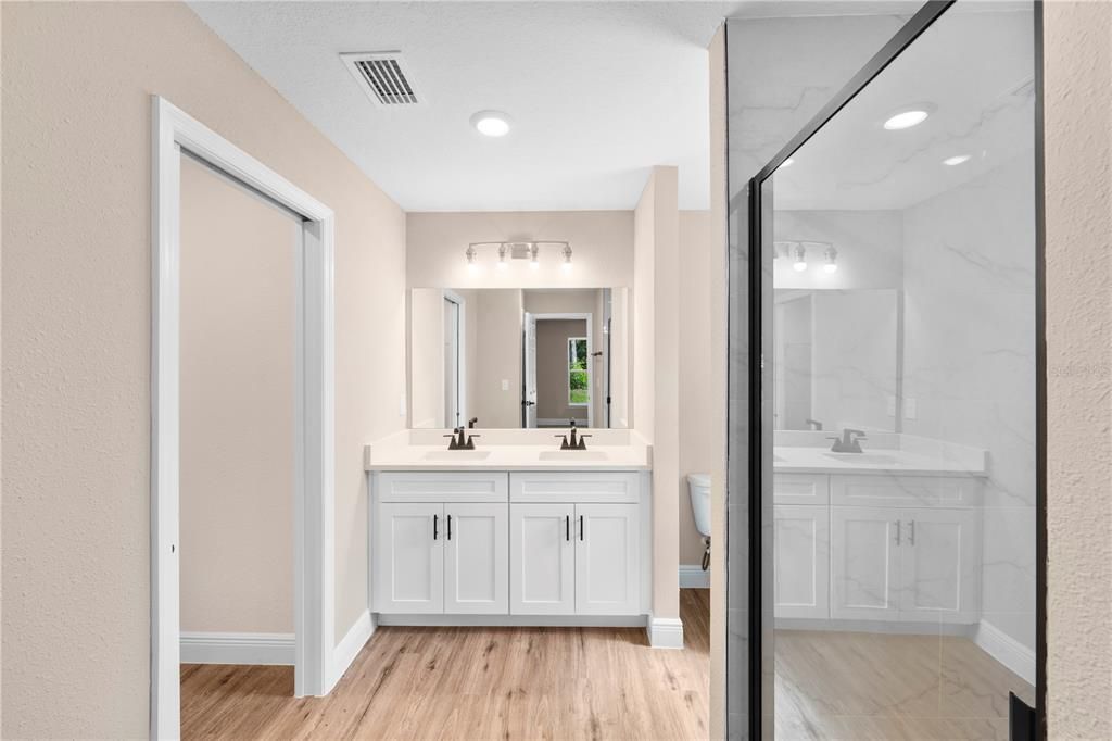 Active With Contract: $269,900 (3 beds, 2 baths, 1394 Square Feet)